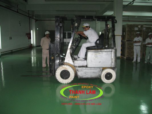 2qtat8djzbsqy7hi7731z7neb847 DUNG XE NANG KIEM TRA DO BAM DINH CUA LOP SON EPOXY KHO CHUA LINH KIEN DIEN TU NIDEC 1 533x400 1